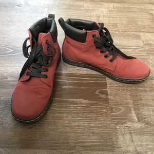 Women’s Dr Martens Maelly boot